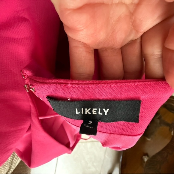 LIKELY
Medallia Mermaid Gown Size 2 - Picture 4 of 8